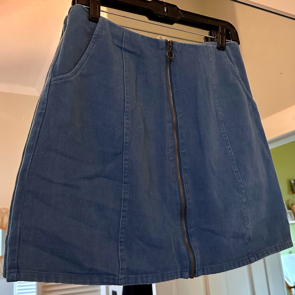 Blue mini skirt with zipper down front
